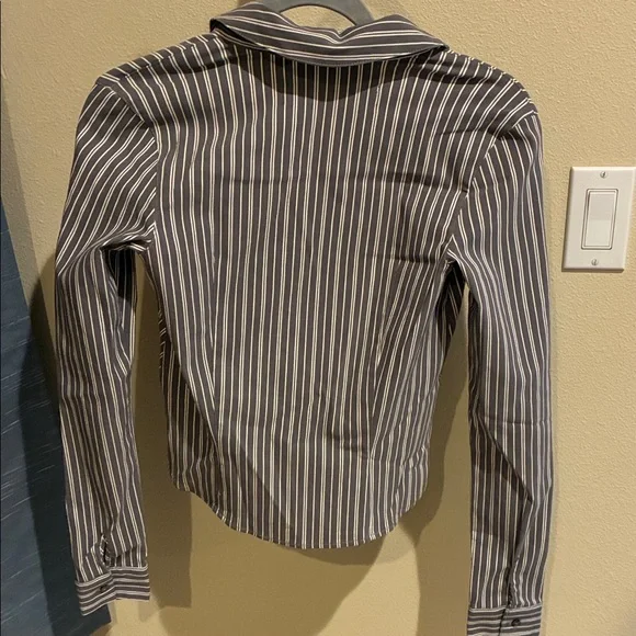 Silence + Noise Gray Striped Zip-Up Top - Picture 3 of 3